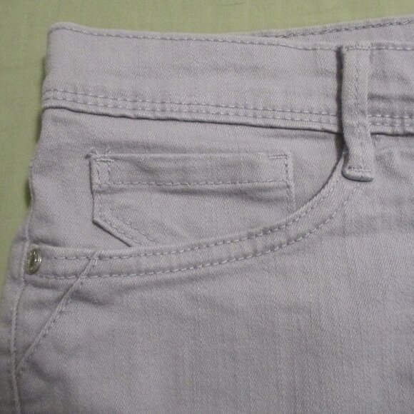 Gloria Vanderbilt capris light gray denim with stretch & pockets size 12 - Picture 6 of 9
